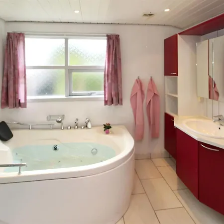 Semesterbostad Antonella - 850m From The Sea By Interhome *